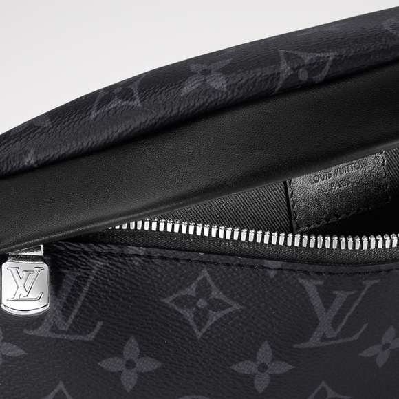 Louis Vuitton Discovery Bumbag PM - Picture 5 of 10